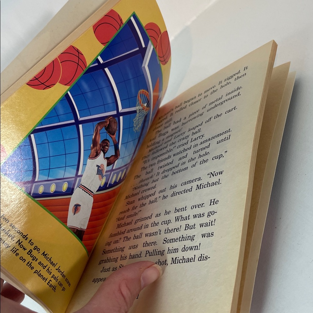 Space Jam Novelization Book — First Printing Michael Jordan - Picture 10 of 10